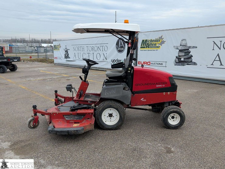 2015-toro-groundsmaster3280d-image-2
