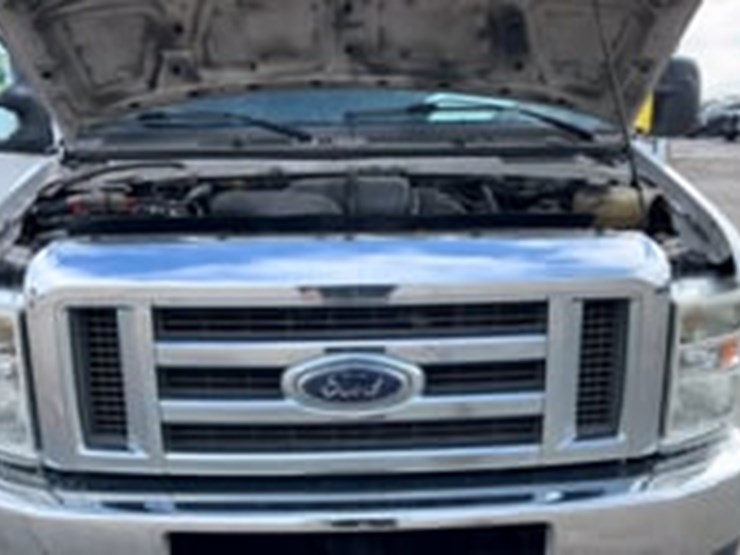 2011-ford-cargo-image-9