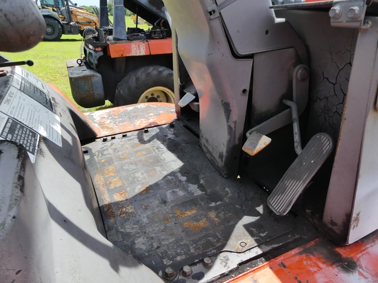 2012-kubota-r520s-image-13