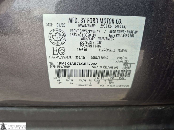 2020-ford-explorer-image-18