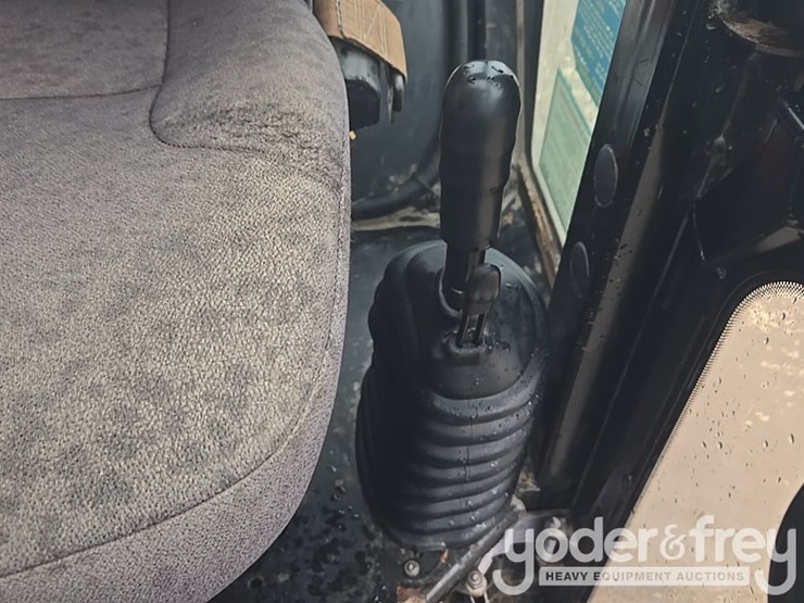 2018-jcb-512-56-image-100