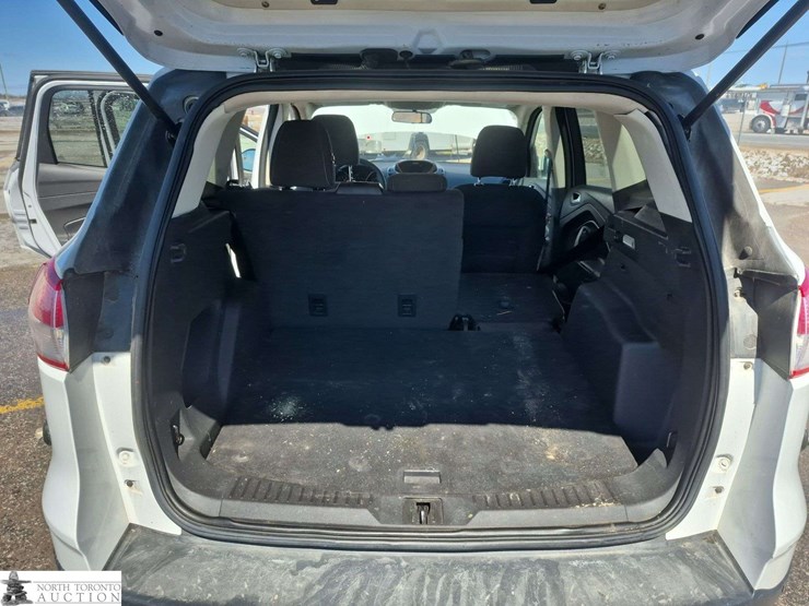 2016-ford-escape-image-24