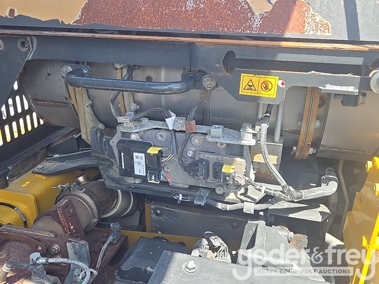 2015-komatsu-pc490-lc-11-image-98