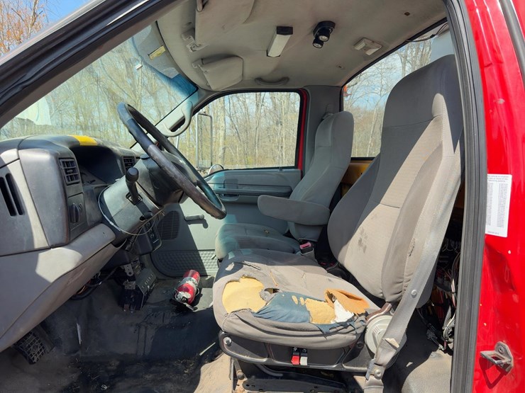 2007-ford-f750-xl-image-26