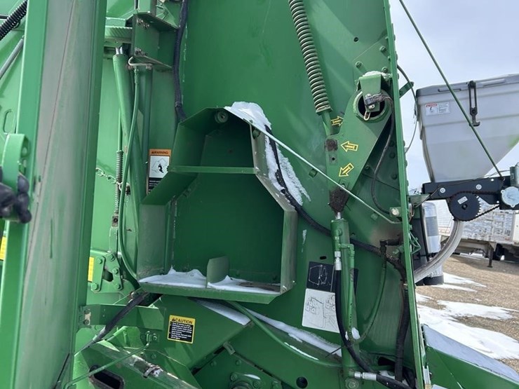 2001-john-deere-567-image-34