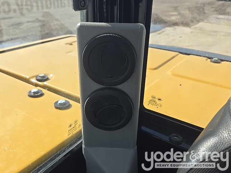 2018-caterpillar-305.5-image-93