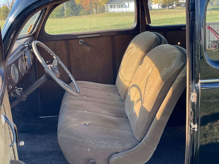 1938-ford-two-door-deluxe-sedan---original-car!-image-50