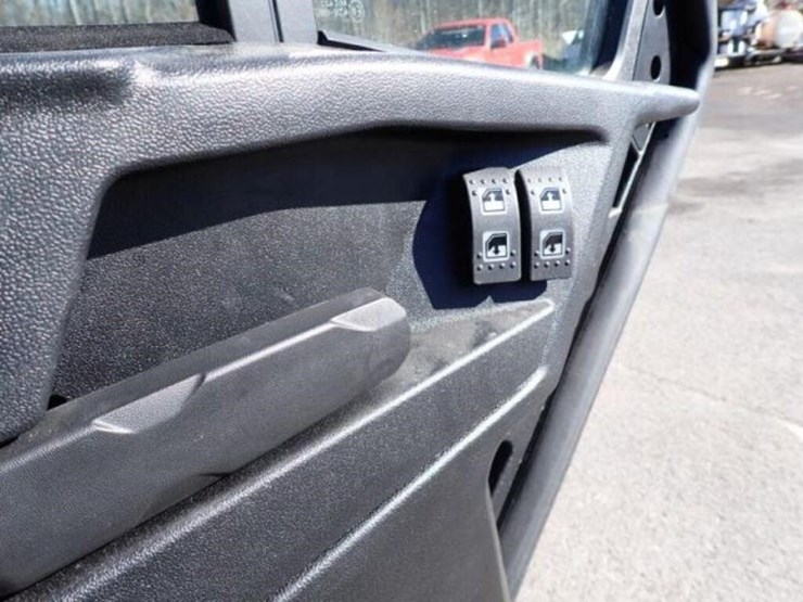 2022-can-am-defender-limited-hd10-4x4-side-by-side-image-20