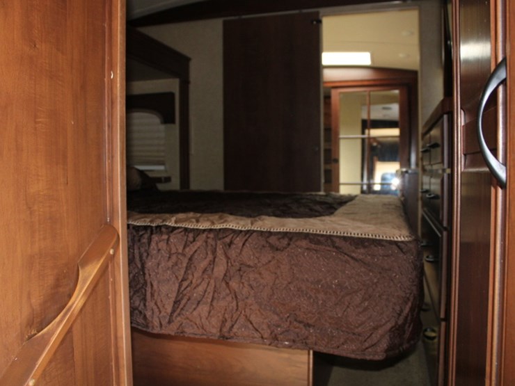 #7364-•-2015-jayco-pinnacle-fifth-wheel-camper-image-15