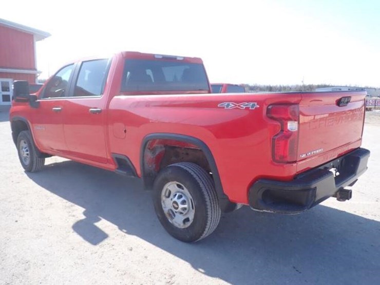 2022-chevrolet-2500hd-image-4