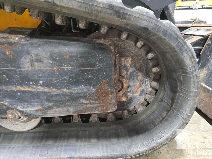 2021-jcb-3ts-8t-image-29