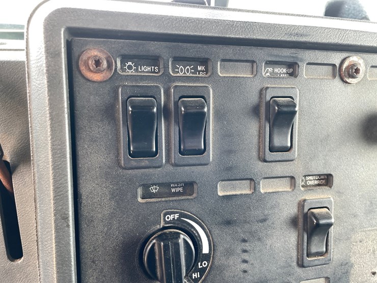 #400-•-1997-mac-ch600-semi-(has-wi-title)-image-89