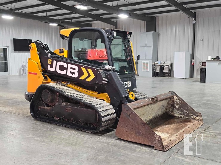 2021-jcb-3ts-8t-image-2