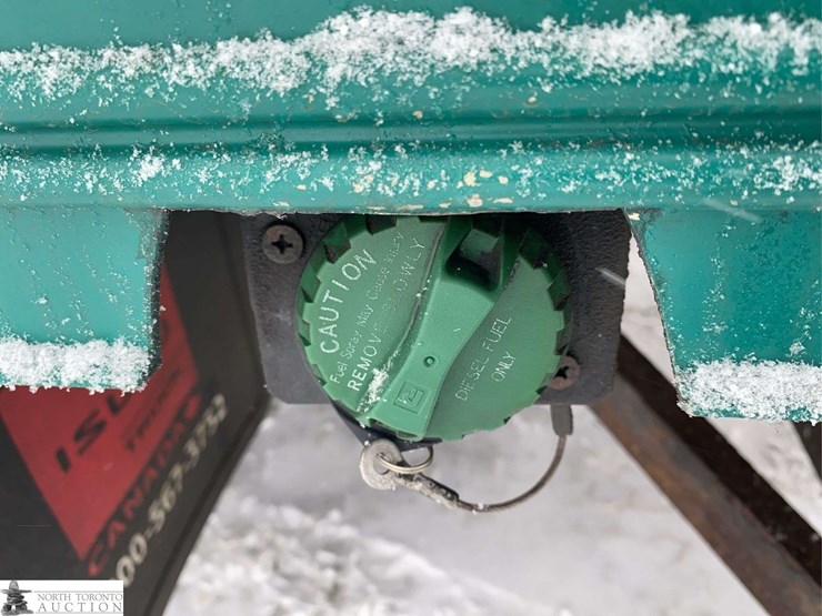 2010-isuzu-nqr-image-23