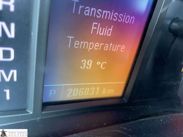 2015-chevrolet-silverado-2500hd-image-17