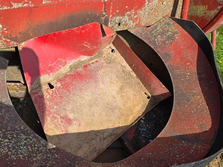 new-holland-28-image-5