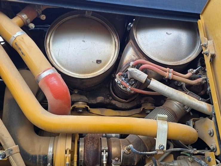 2020-caterpillar-140-image-51