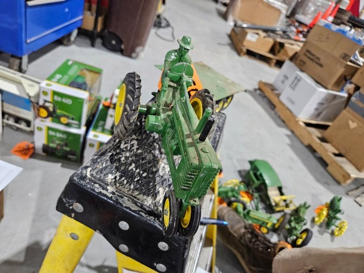 #990-•-john-deere-model-a-1/16-die-cast-toy-tractor-image-7