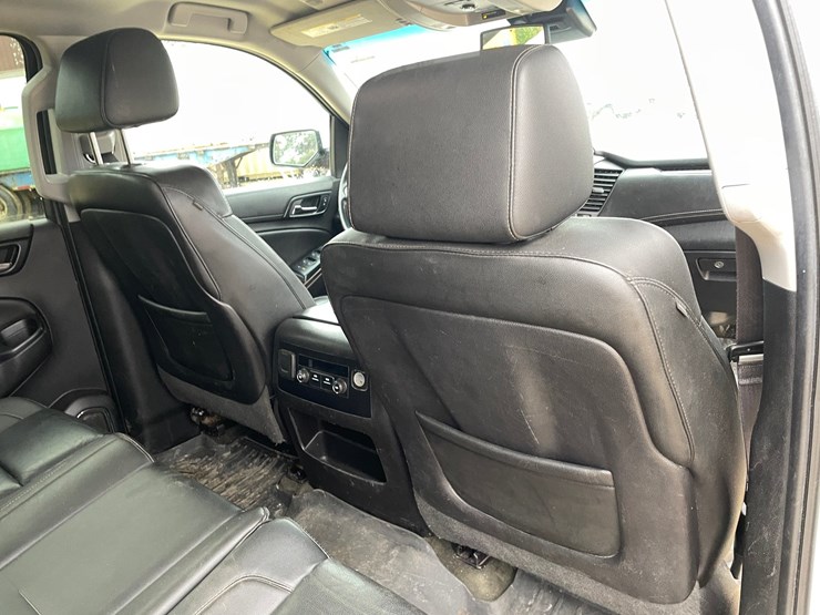 2015-chevrolet-suburban-image-50