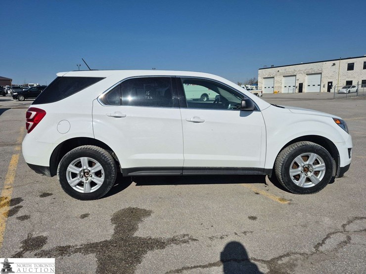 2016-chevrolet-equinox-ls-image-4