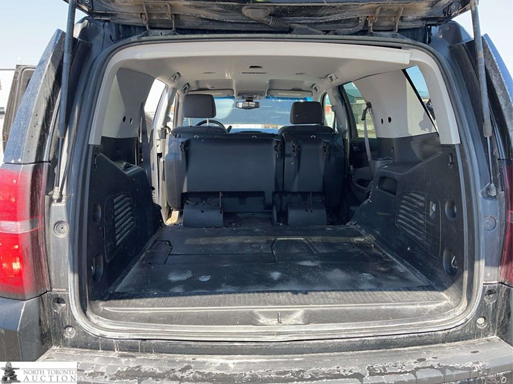 2017-chevrolet-tahoe-image-17