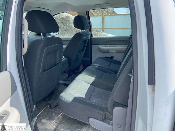 2011-chevrolet-silverado-1500-image-19