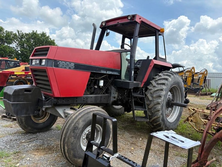 case-ih-1896-image-2