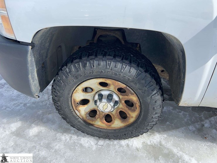2012-chevrolet-silverado-1500-image-17