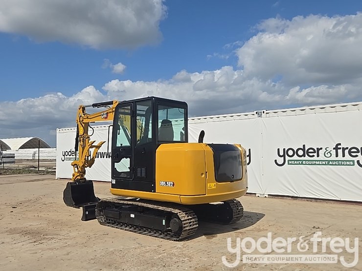 2018-caterpillar-305.5-image-3