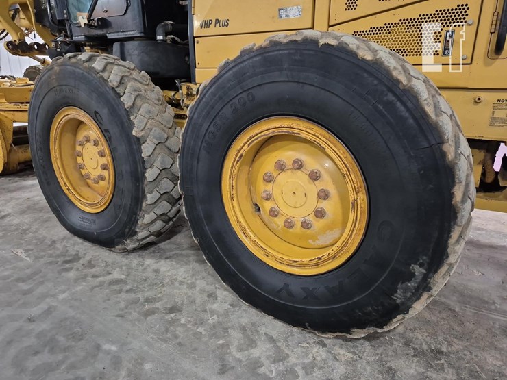 2009-caterpillar-120m-image-27