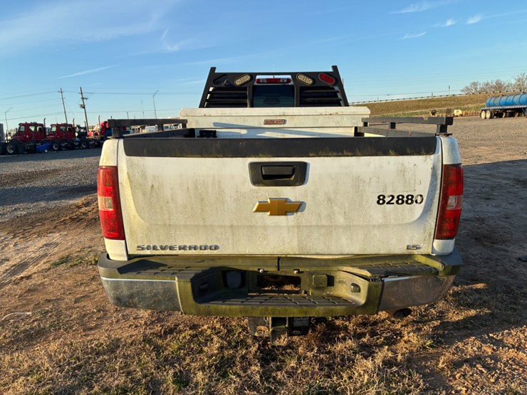 2013-chevrolet-2500-image-5