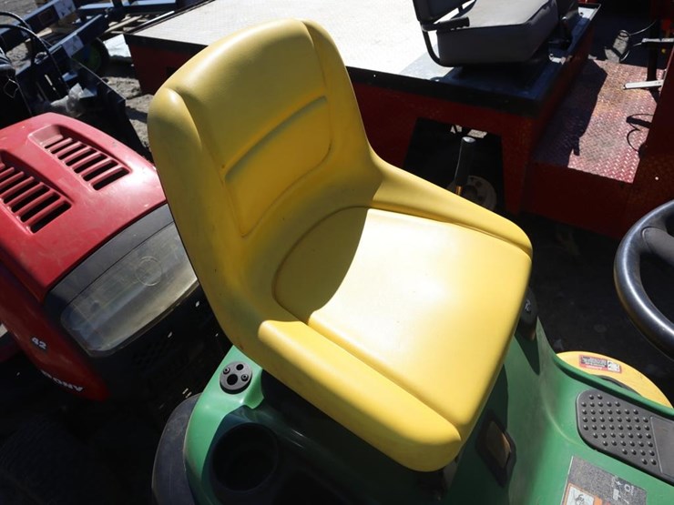 john-deere-120-image-15
