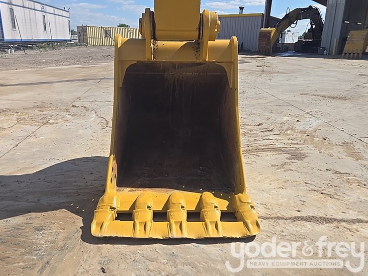 2019-caterpillar-336-image-24