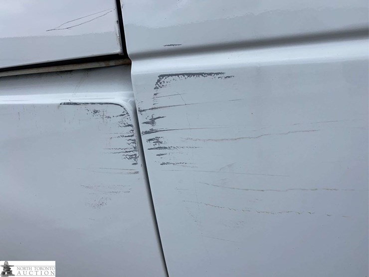 2009-ford-cargo-image-32