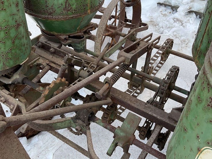 john-deere-three-point-planter-image-9