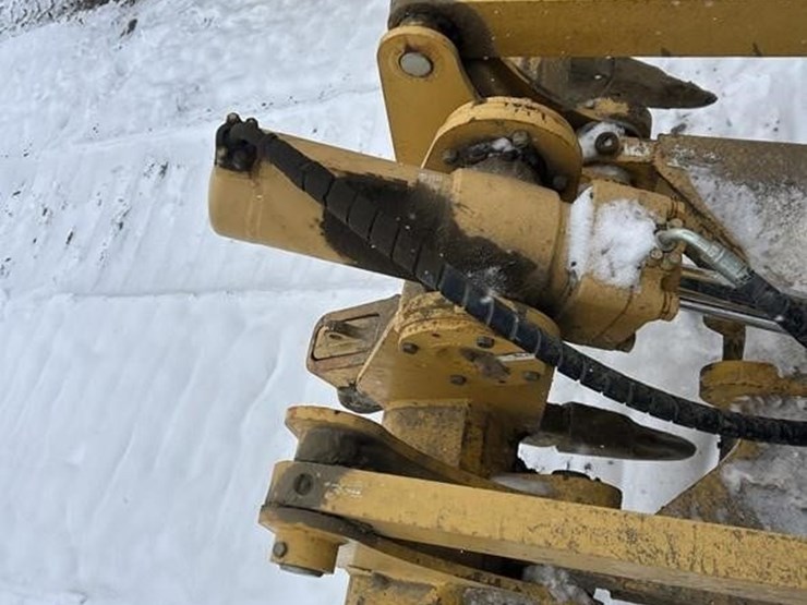 2017-komatsu-d61pxi-image-14