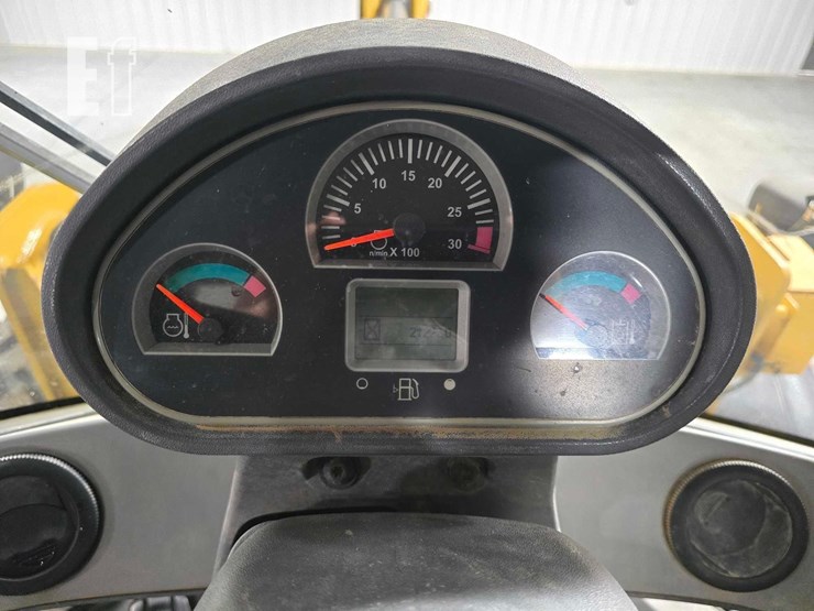 2014-caterpillar-938k-image-17