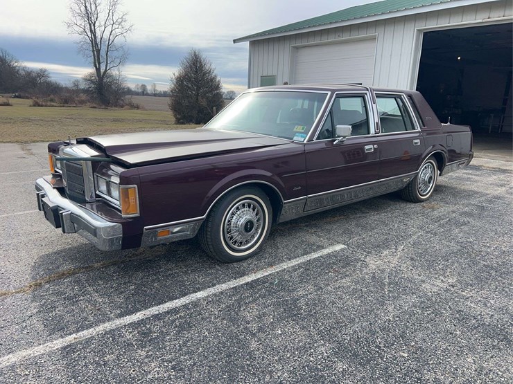 1989-lincoln-town-car-image-7