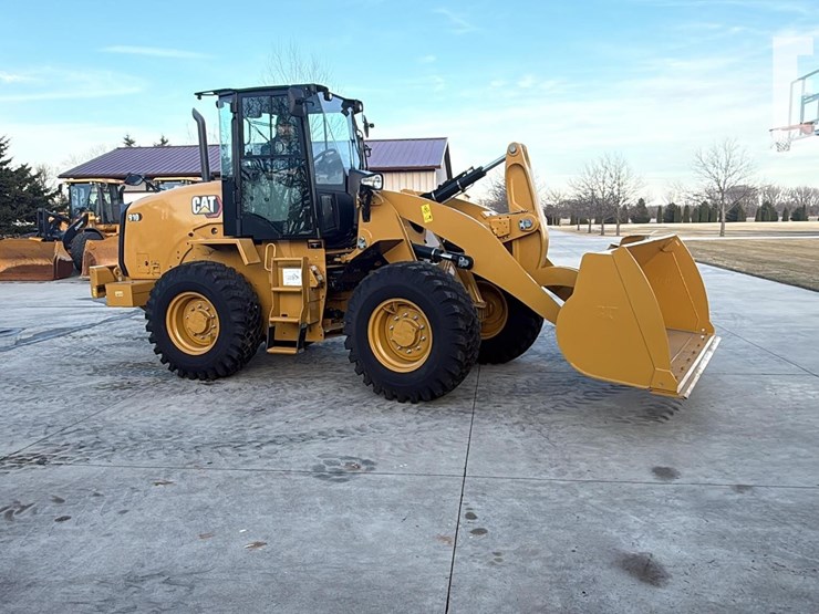 caterpillar-910-image-3