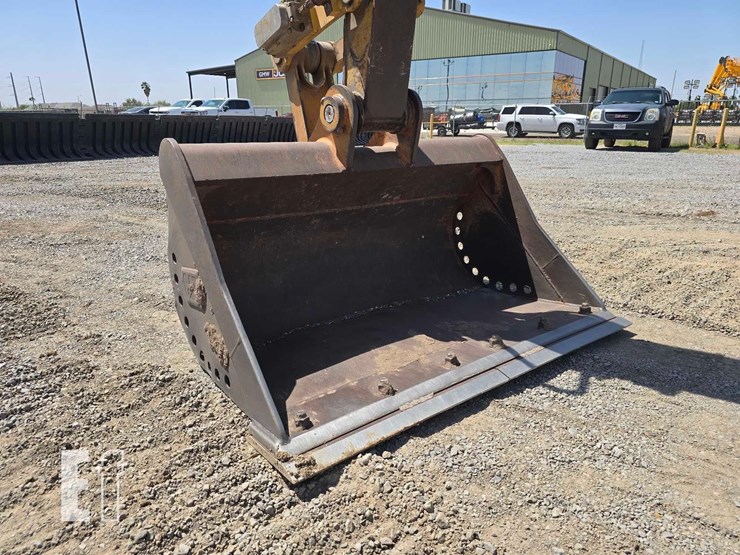 2020-caterpillar-326-image-10