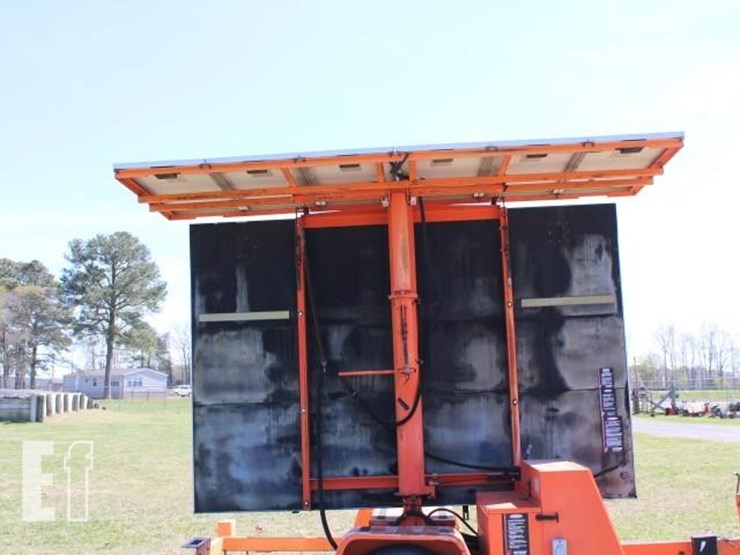 #3201-vms-sign-9-x-6-needs-batteries-on-single-axl-image-3