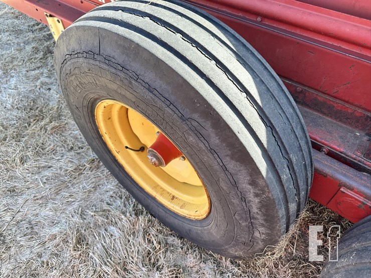 new-holland-791-image-21