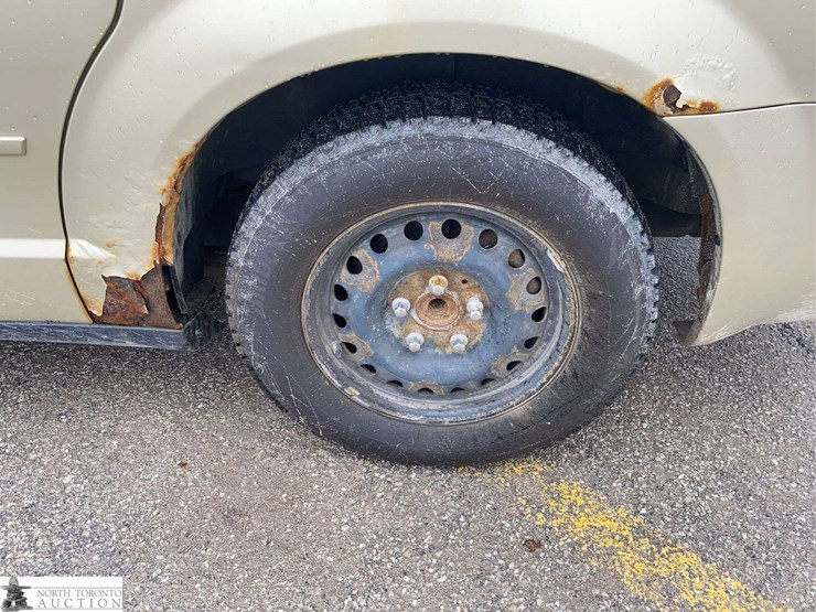 2010-dodge-grand-caravan-se-image-12