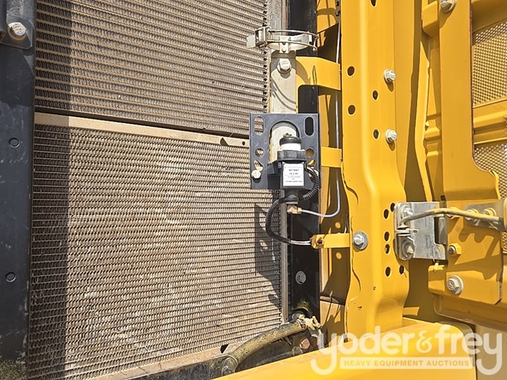 2019-caterpillar-336-image-45