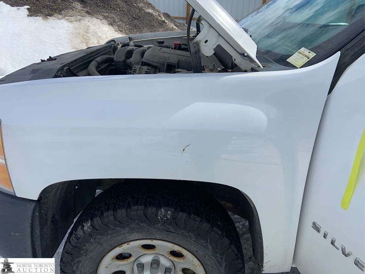 2011-chevrolet-silverado-1500-image-22