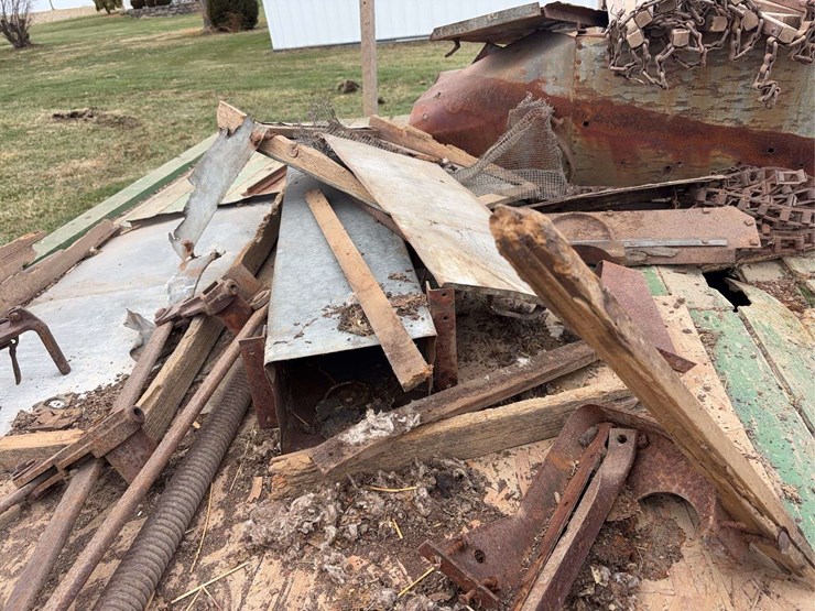 gleaner-fordson-mounted-combine-image-25