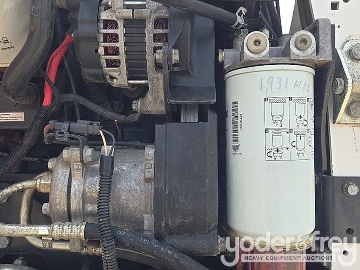 2021-bobcat-t740-image-59