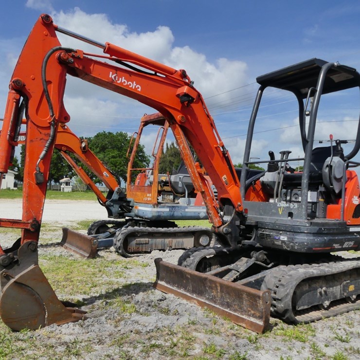 KUBOTA U25