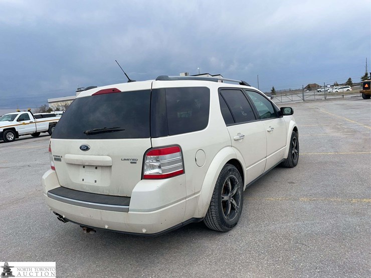 2009-ford-taurus-x-image-5