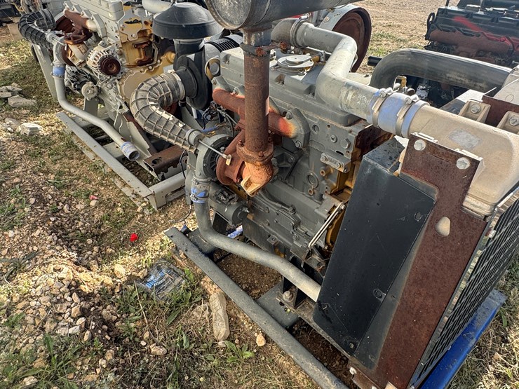 caterpillar-engine-image-2